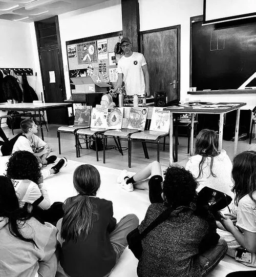 Projeto Vinil para Crianças: uma iniciativa a favor da arte