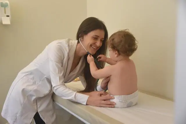 Vacinação infantil: orientações e cuidados da pediatra e mãe Luiza Gramiscelli